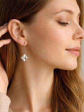 Vintage Aurora Borealis Crystal Drop Earrings Silver Tone Dangle 1.5”